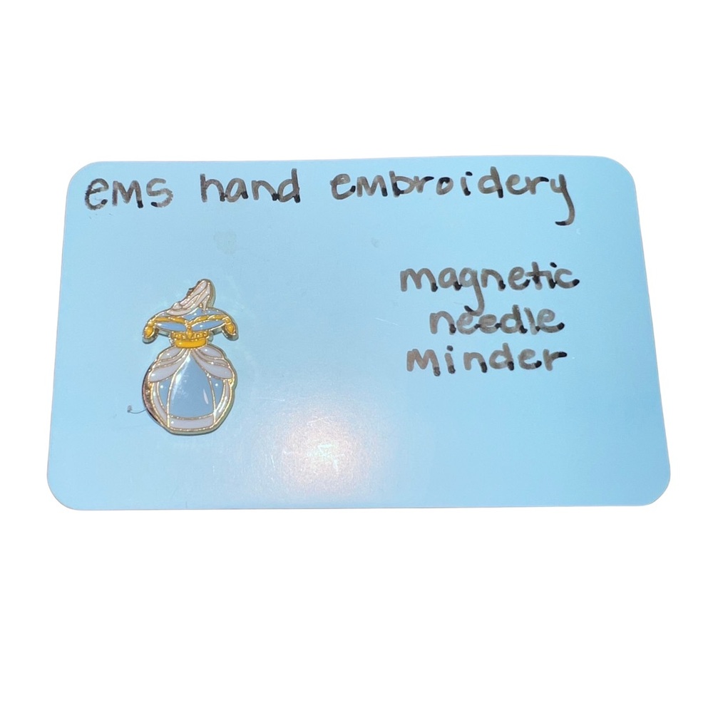 Cinderella Perfume Bottle Magnetic Needle Minder